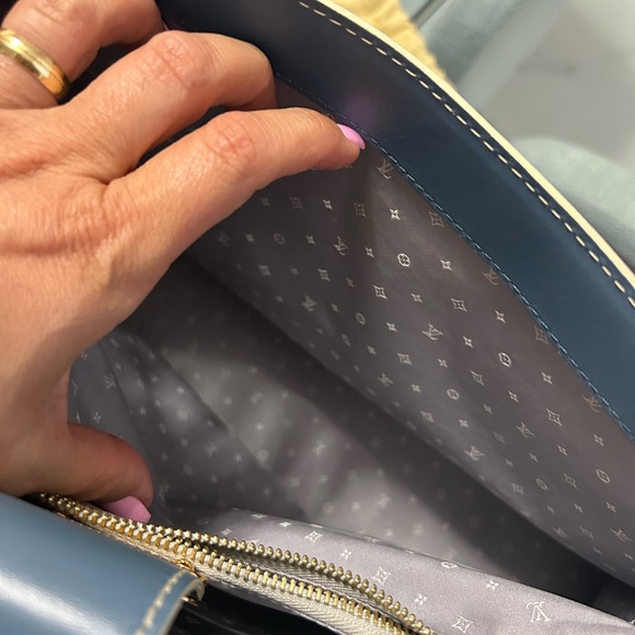 Louis Vuitton Cuir Suhali Blue and Gold Satchel with Trunk-Style Design - Picture 7 of 15